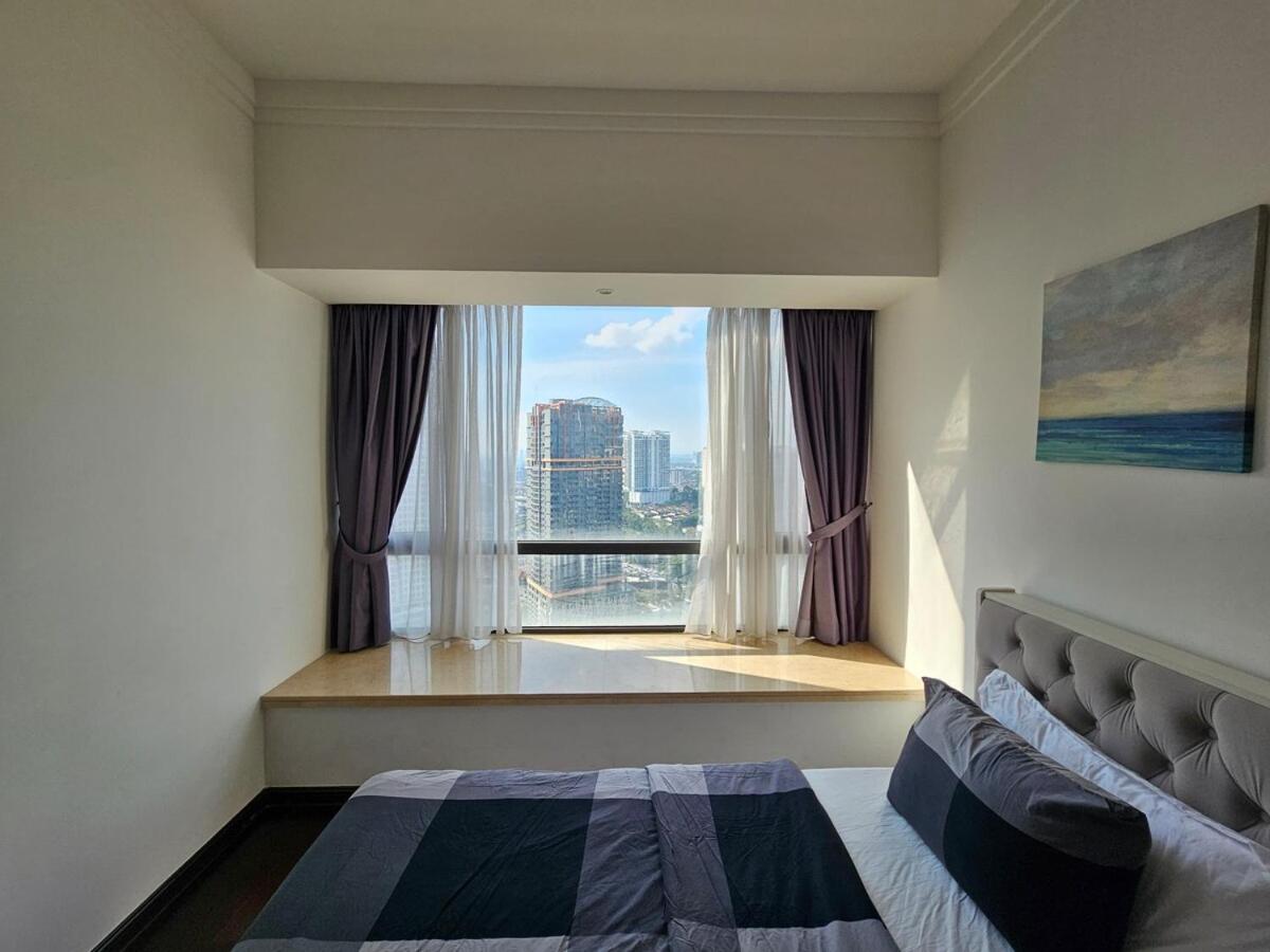 R&F Princess cove Vivi Dual key - No parking - 2