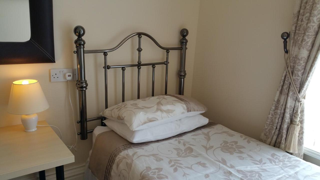Kingswood Guest House - Laterooms