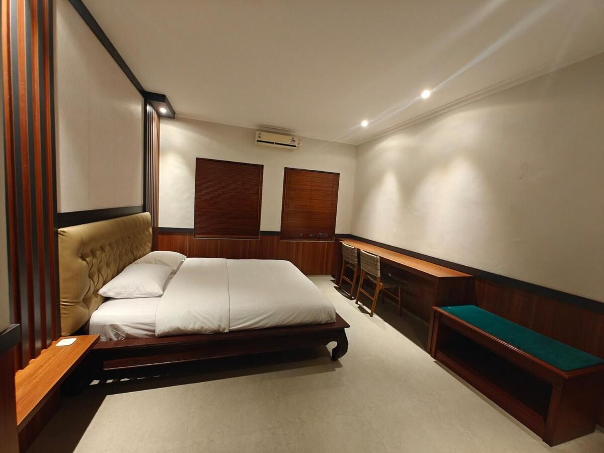 Villa Jessica at Nusa Dua 4BR up to 14 person - 2