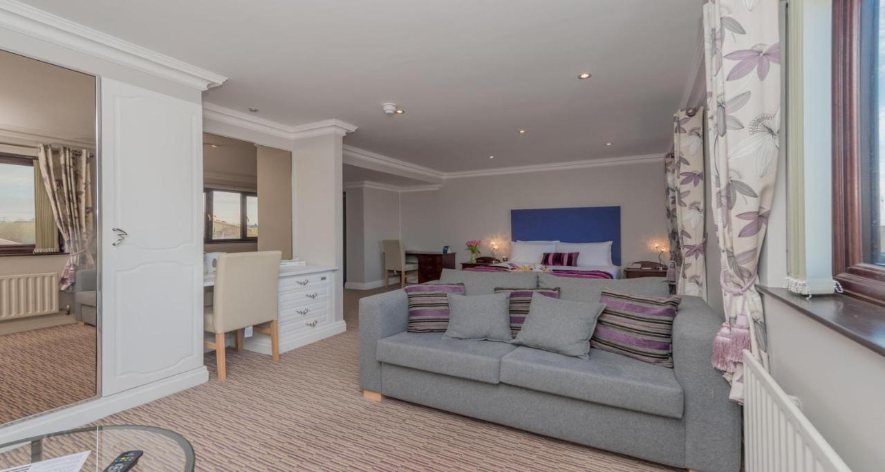 King Suite with Sofa Bed - Non-Smoking