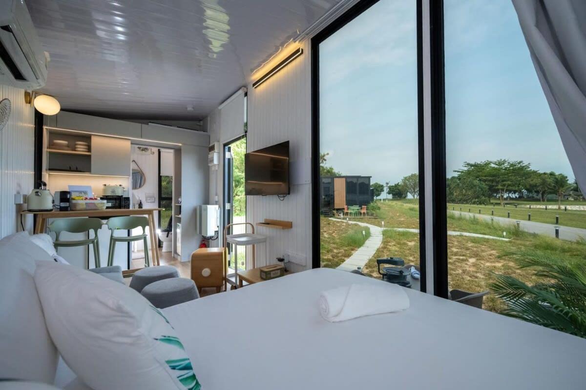 Tiny Away Escape at Lazarus - 2000