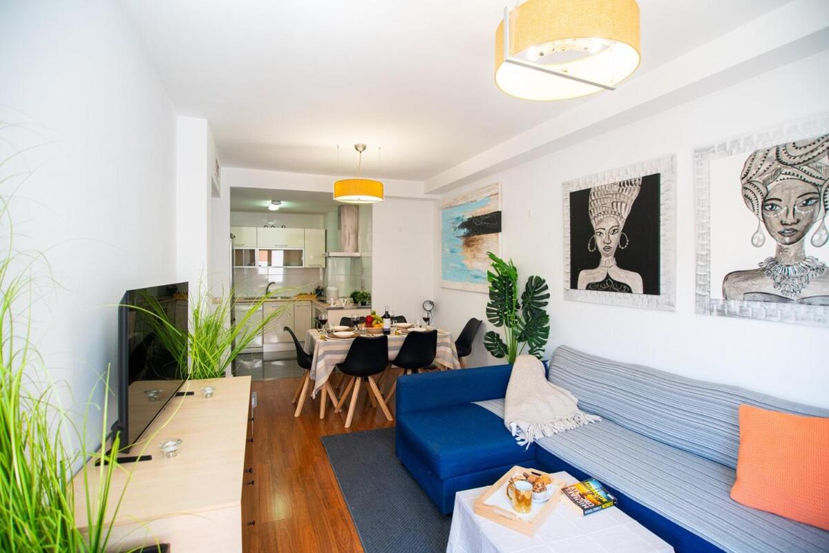 Premium Apartment with Balcony Sea Walk by TuriVida - 4