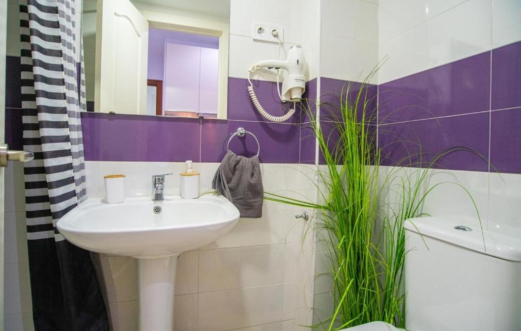 Cozy Studio Walk to the Beach by TuriVida - 4