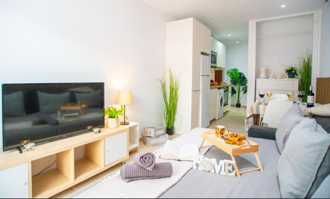 Cozy Studio Walk to the Beach by TuriVida - 2