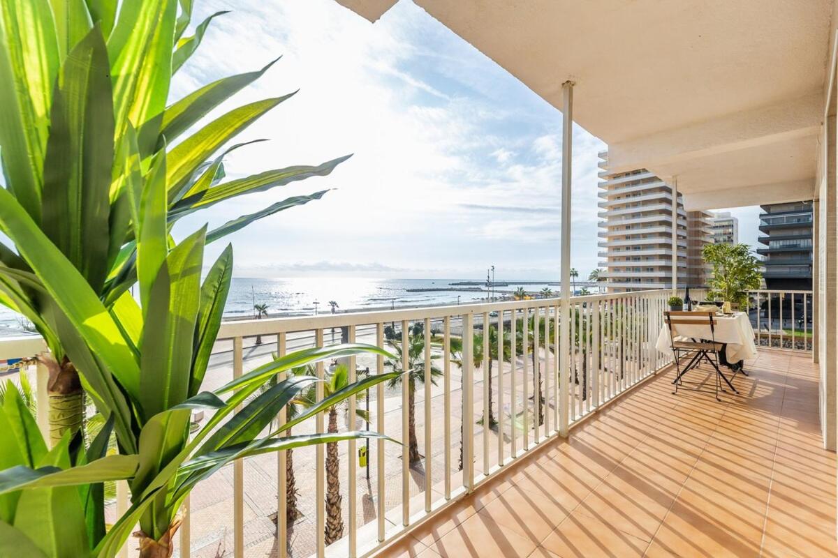 Luxury Apartment Terrace and Beachfront Views by Turivida - 4