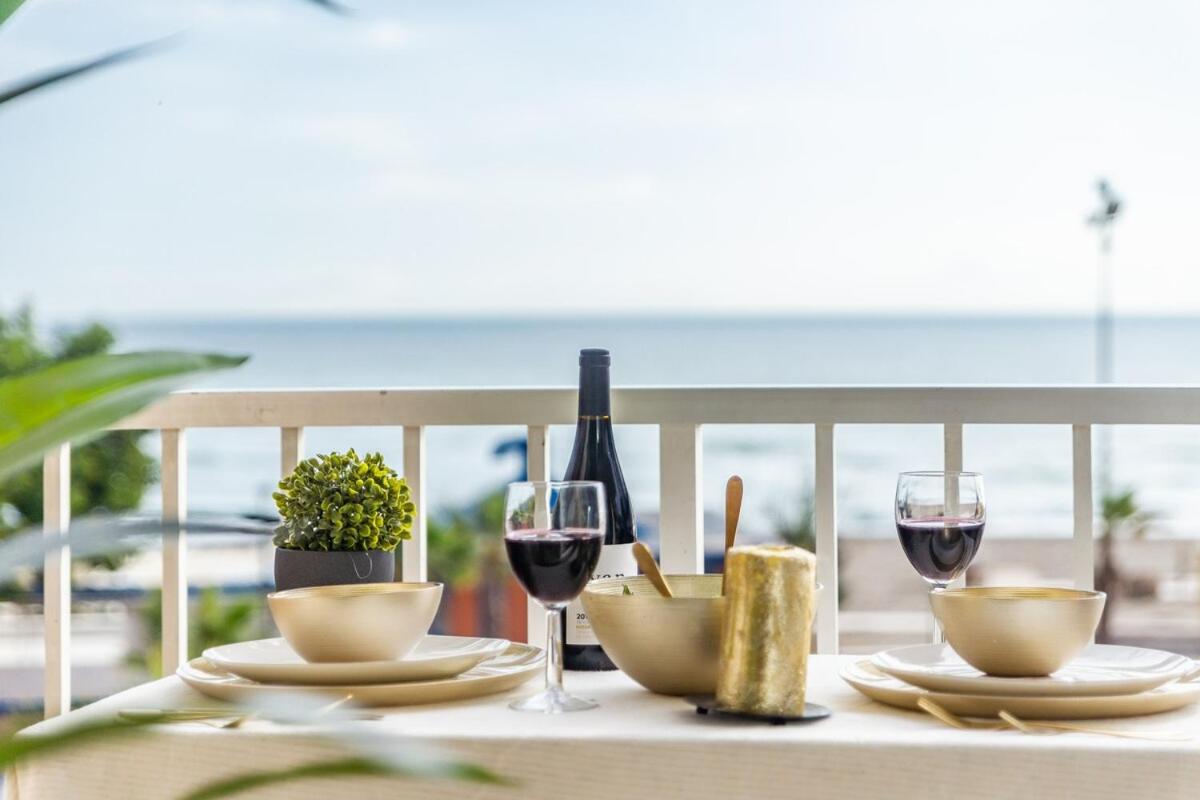 Luxury Apartment Terrace and Beachfront Views by Turivida - 5