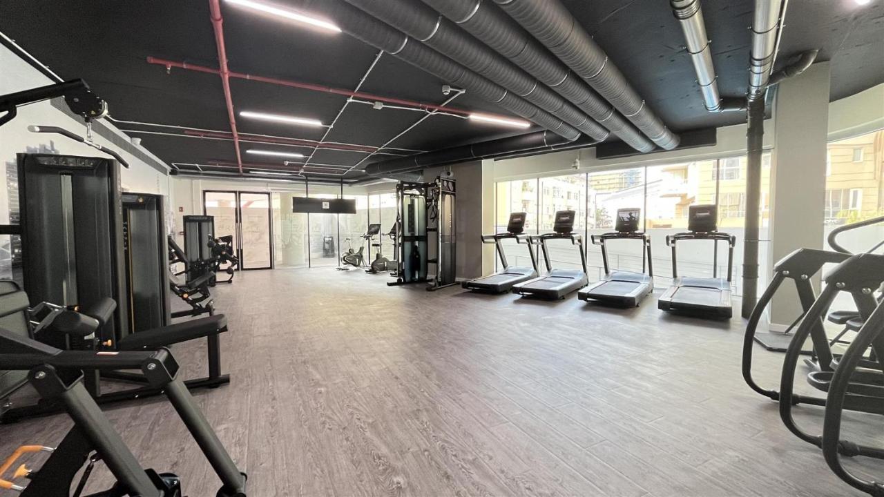 New! Luxury Central Complex with Pool Access & Sleeps 4 Ppl