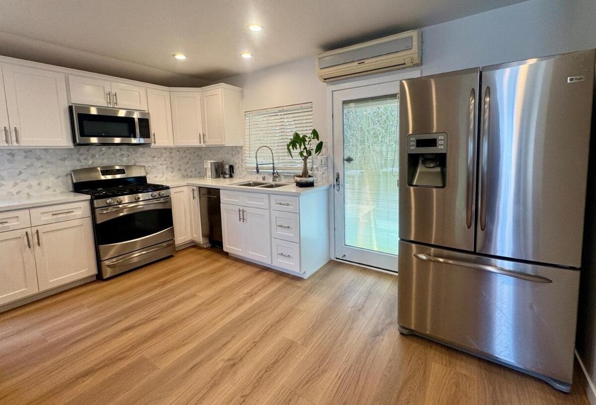 PRIVATE modern studio Guesthouse - 4