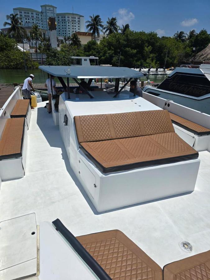 Barco privado de lujo para tu familia y amigos en Cancun-isla mujeres - 3