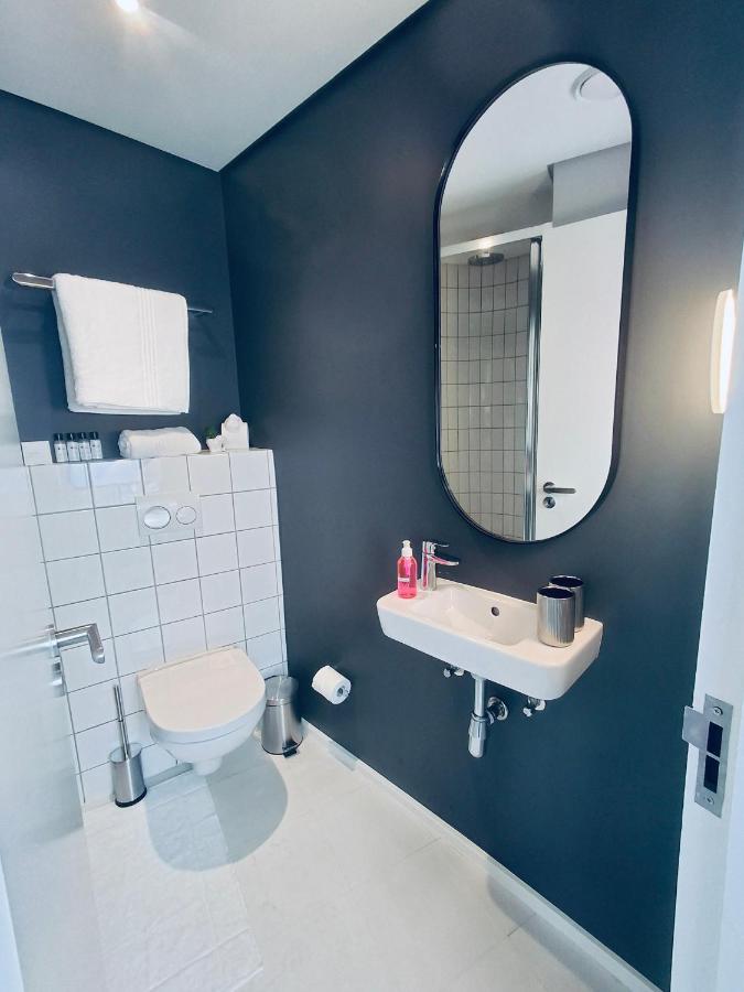 Urban Elephant Express, The Flamingo - 3