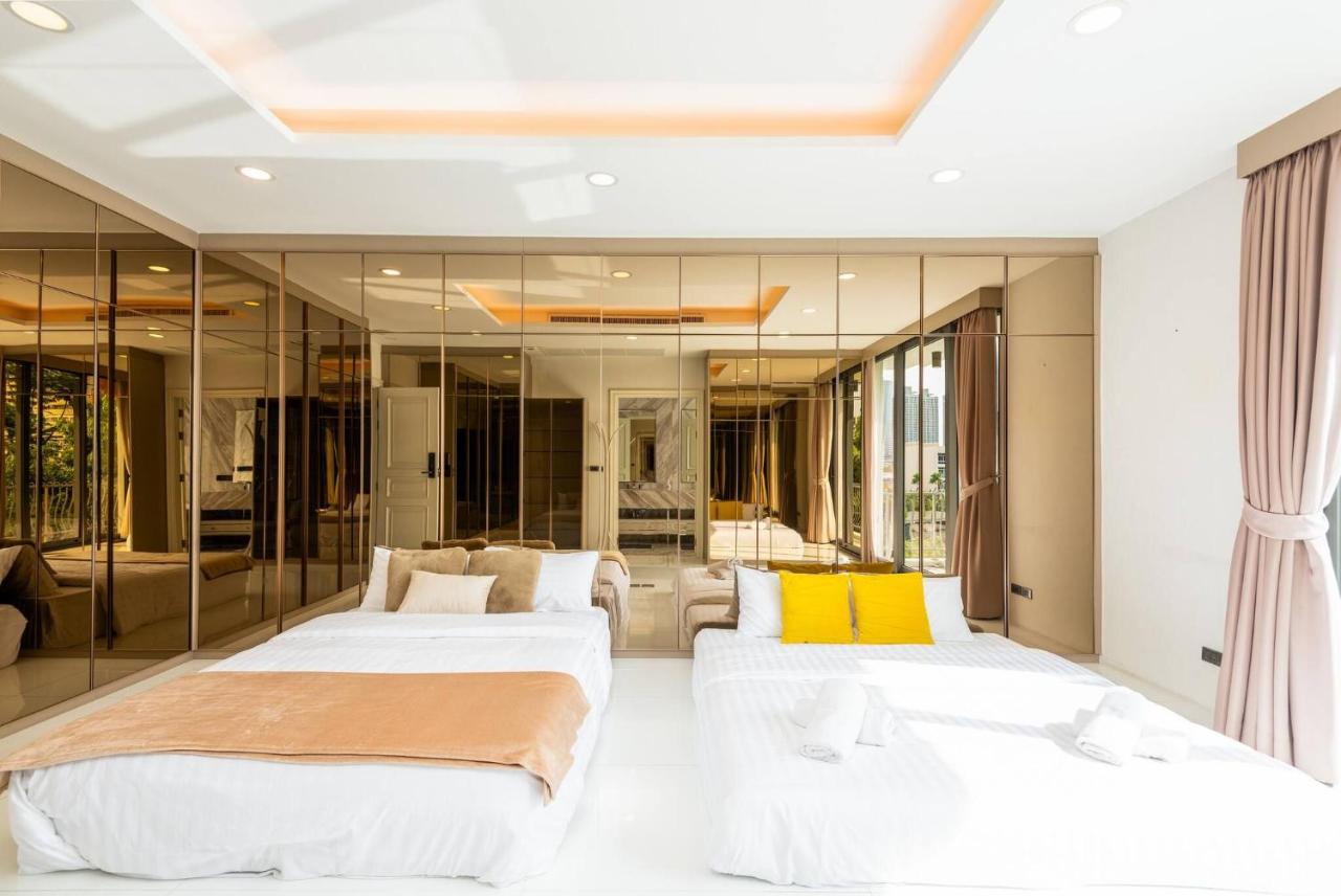 Modern Luxury Poolhaus with Lift - 2