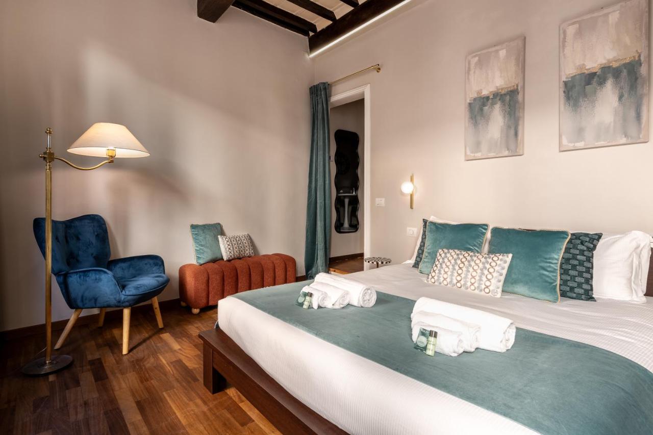 Buonarroti's 1881 - The Secret Door to Florence - 2