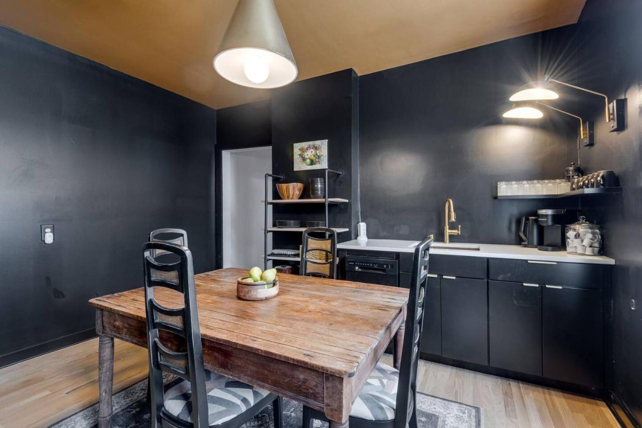 Chic 2 bed 2 bath, in 12 South - 3