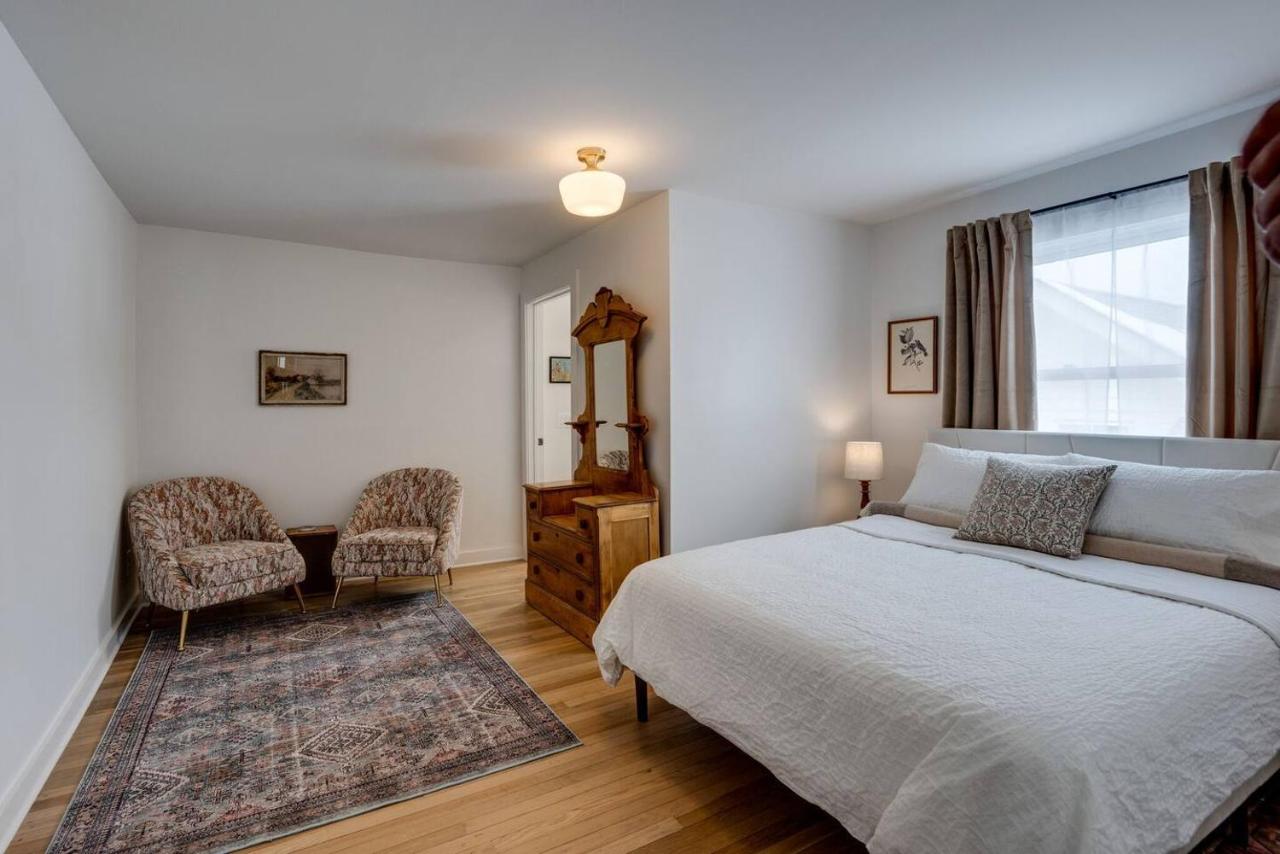 Chic 2 bed 2 bath, in 12 South - 5