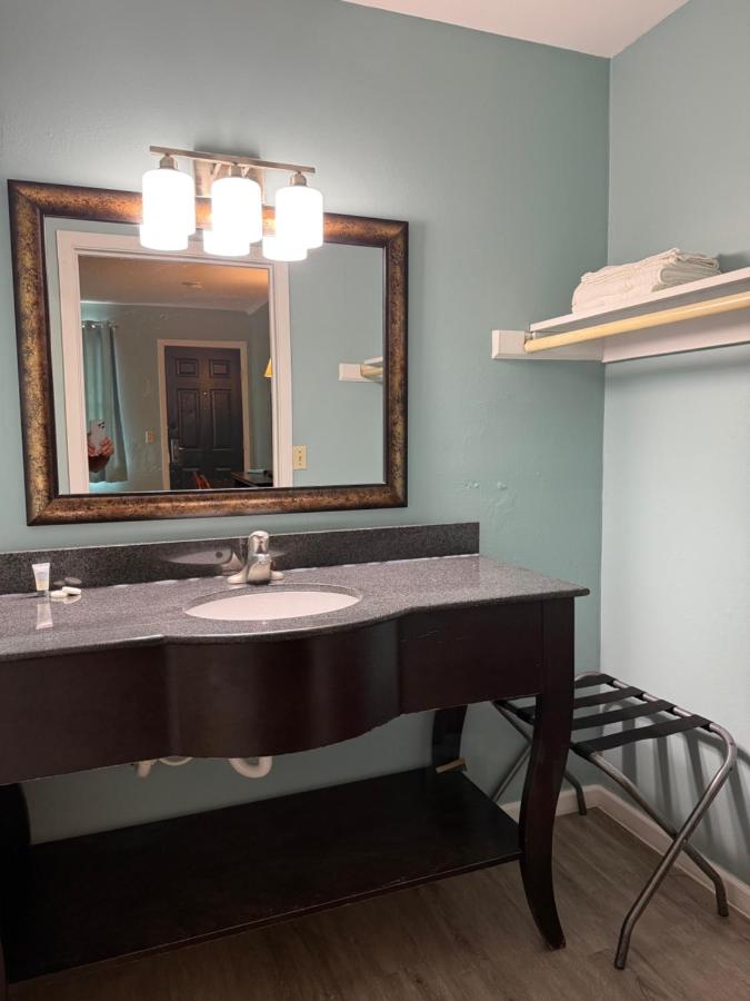Fostoria Motel — photo 15