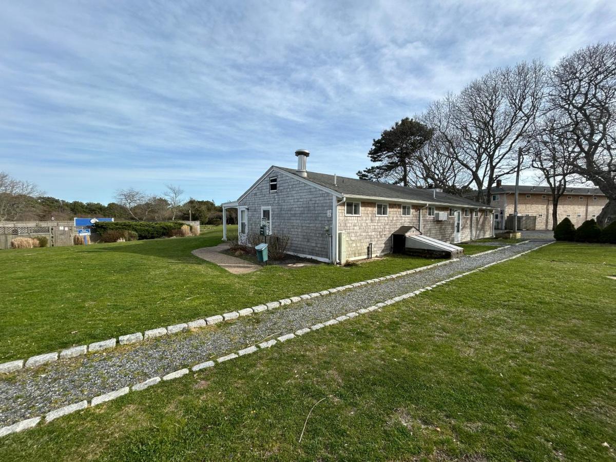 Island Inn — photo 12