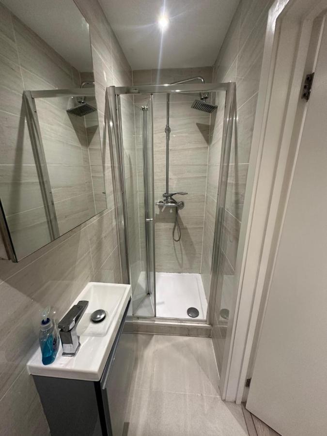 room with great access to central London - 3