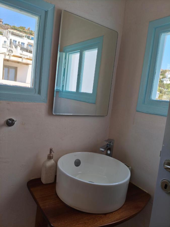 To Kamnaki - beachfront apartment in Mykonos town - 3