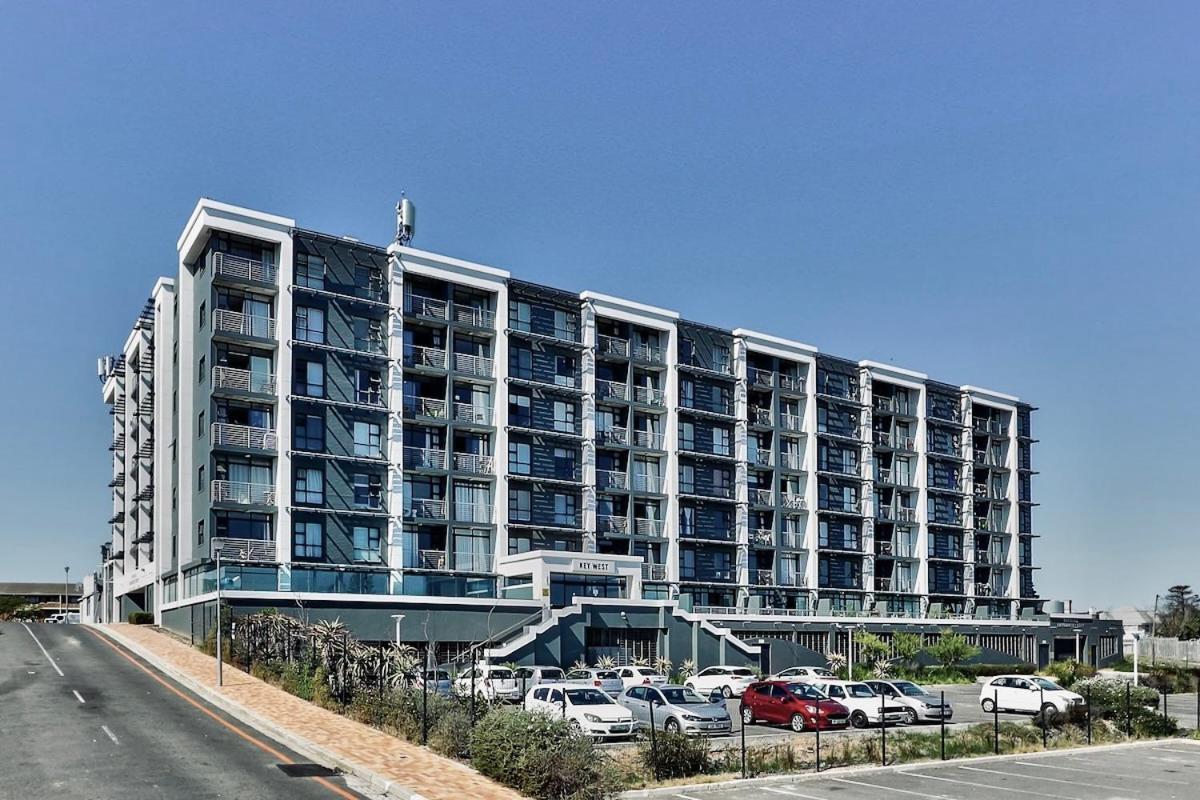 Sea and Sun-Table Mountain views Wifi Parking! - 2