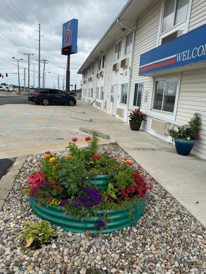 Deluxe Inn Motel — photo 15