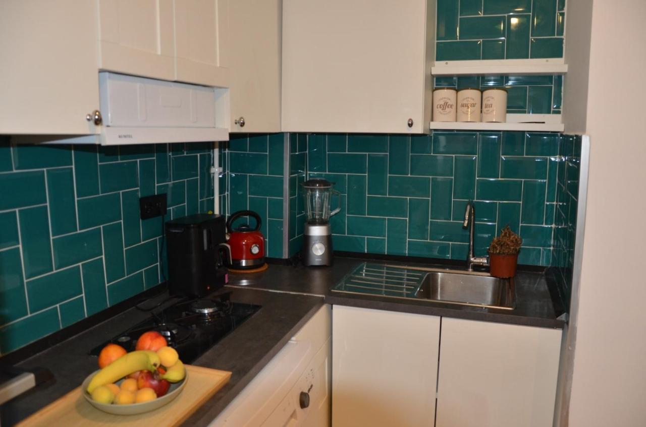 Taksim Green Flat Back - 2