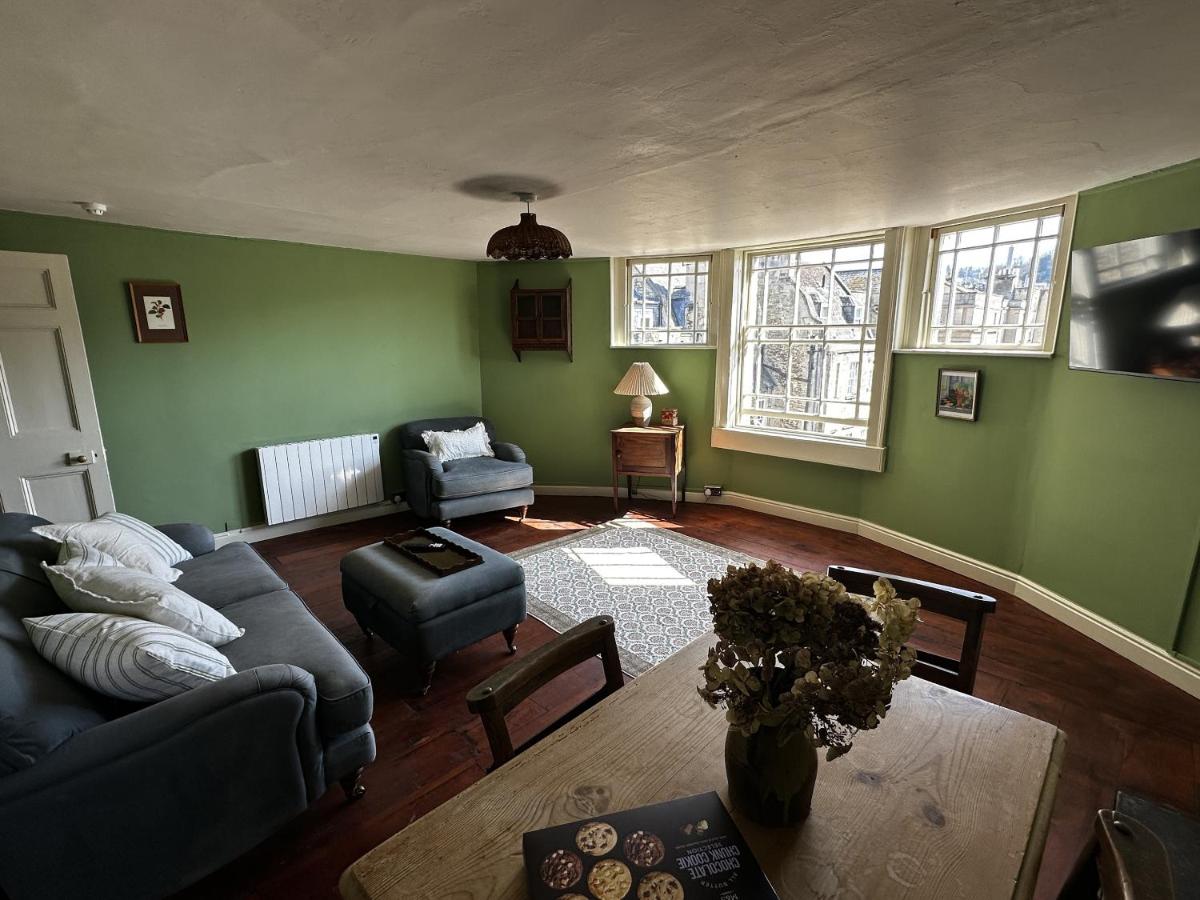 Hidden Loft Apartment - Central Bath - 3