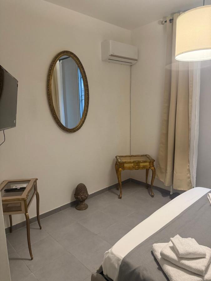HV Suites DECUMANUS - 2