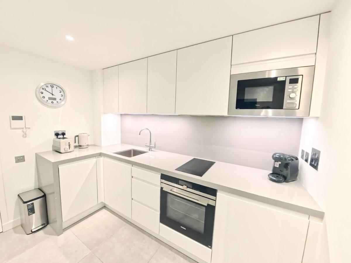 Modern Luxury Studio with Balcony Pool and Parking