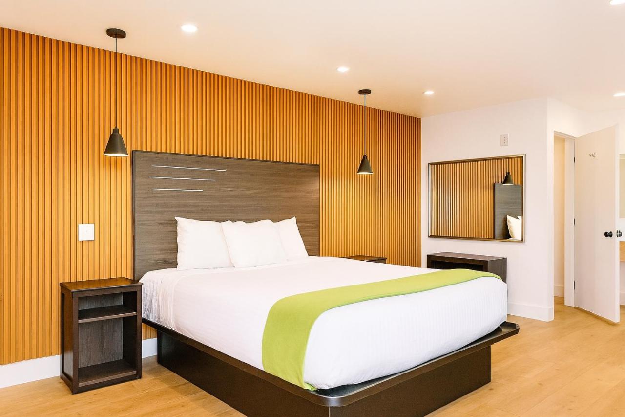 Casa Blanca Hotel - Azusa, Los Angeles — photo 17
