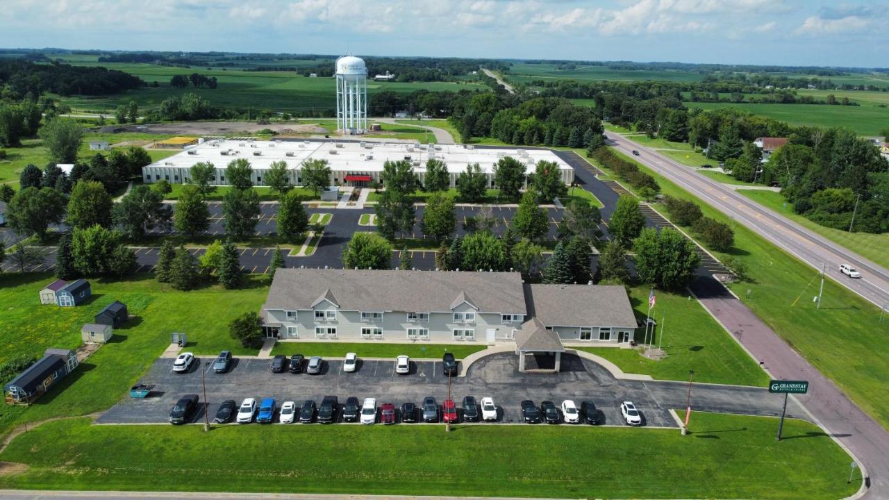 GrandStay Hotel and Suite Waseca — photo 1