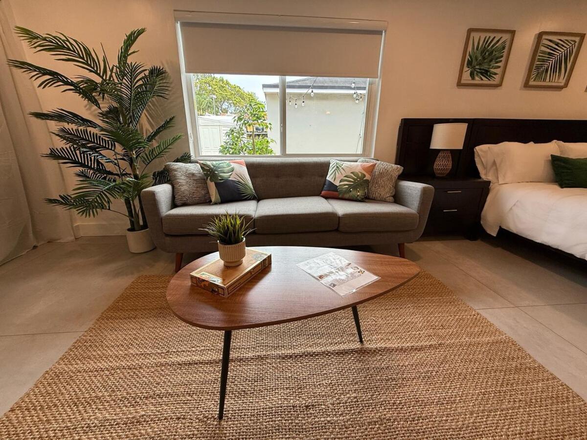The Miami Tropic Suite - Private Stay with Free Parking in the Heart of Miami - 2