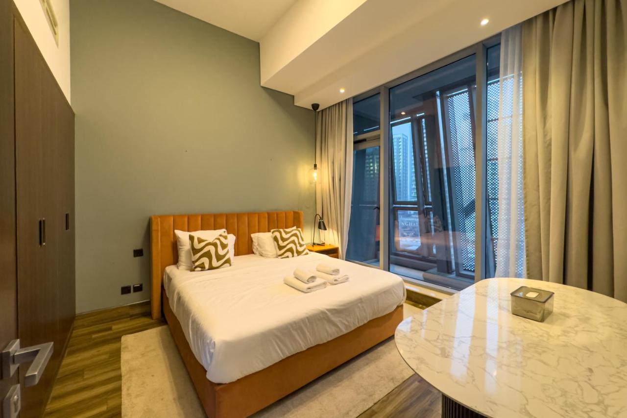 Modern Living with Canal Views, Near Burj Khalifa and World Trade Center - 4