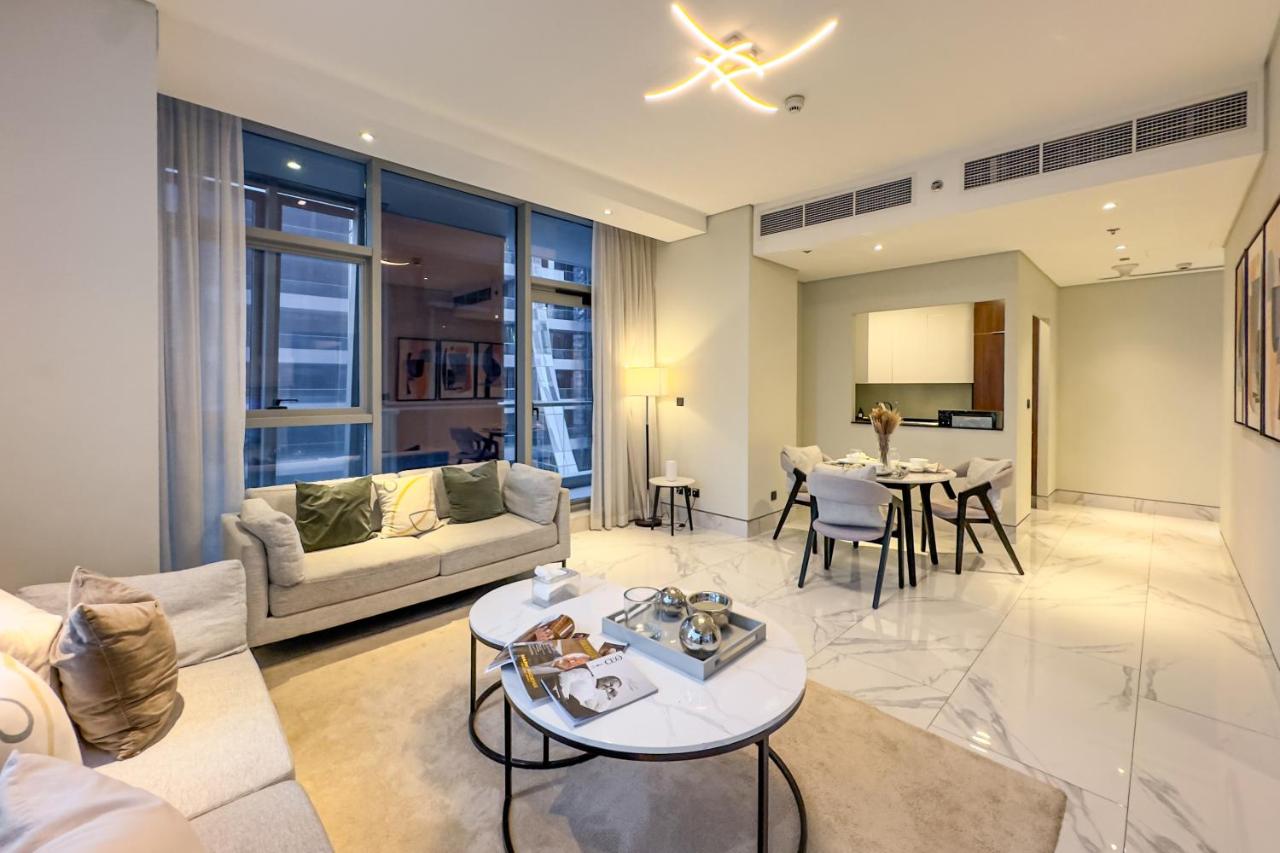 Modern Living with Canal Views, Near Burj Khalifa and World Trade Center - 3