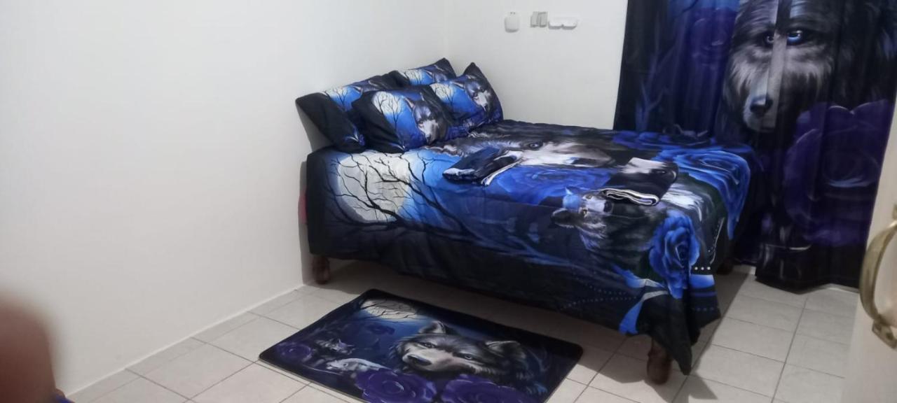 Lovely double bed in St Thomas Jamaica - 5