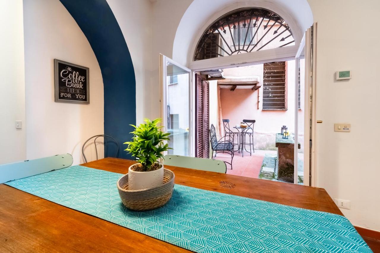 Number Five Apartment in Trastevere