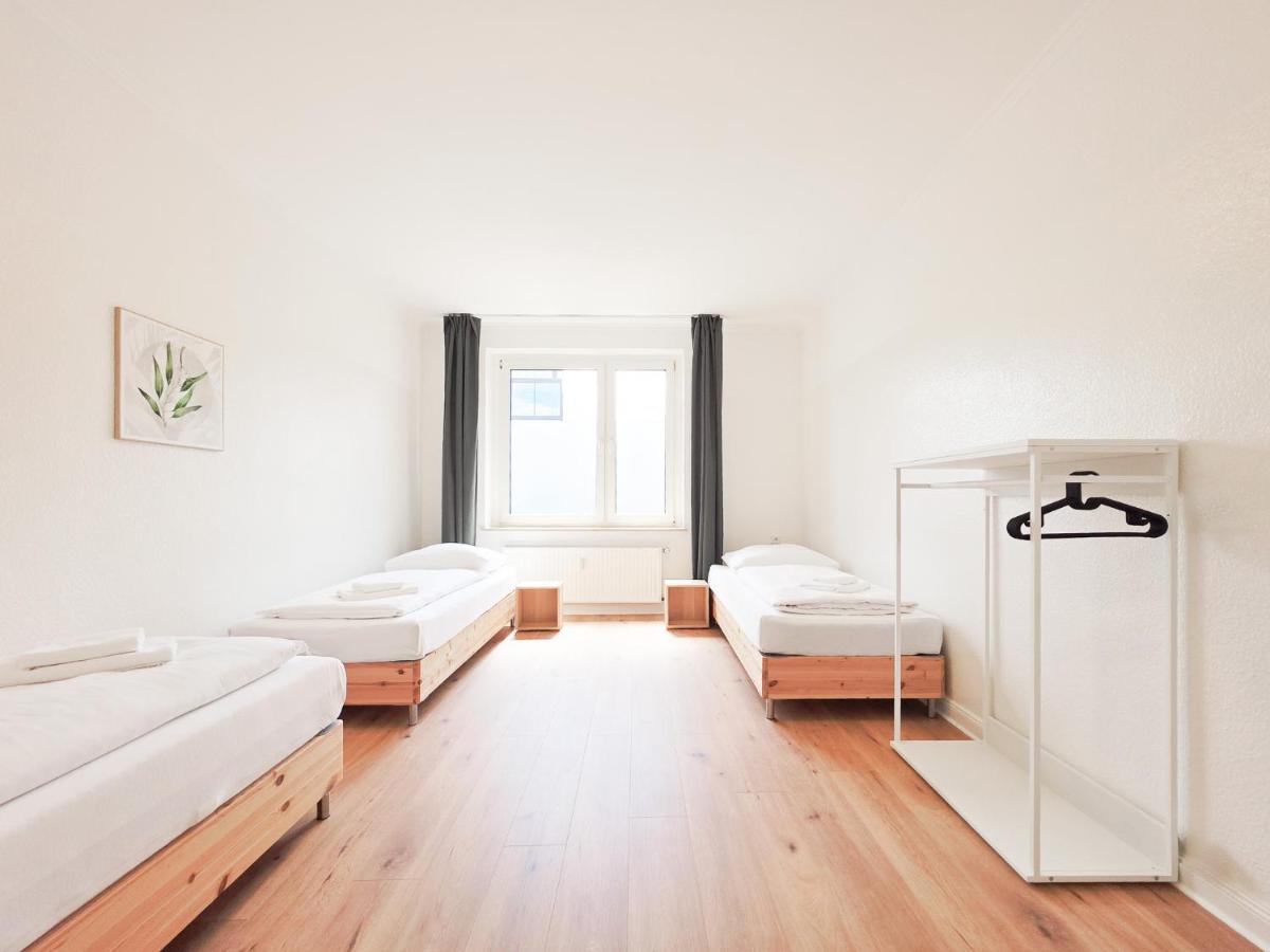 Tolstov Apartments - 3 Room Apartments - Kitchen - Balcony - 5 min to Messe DUS