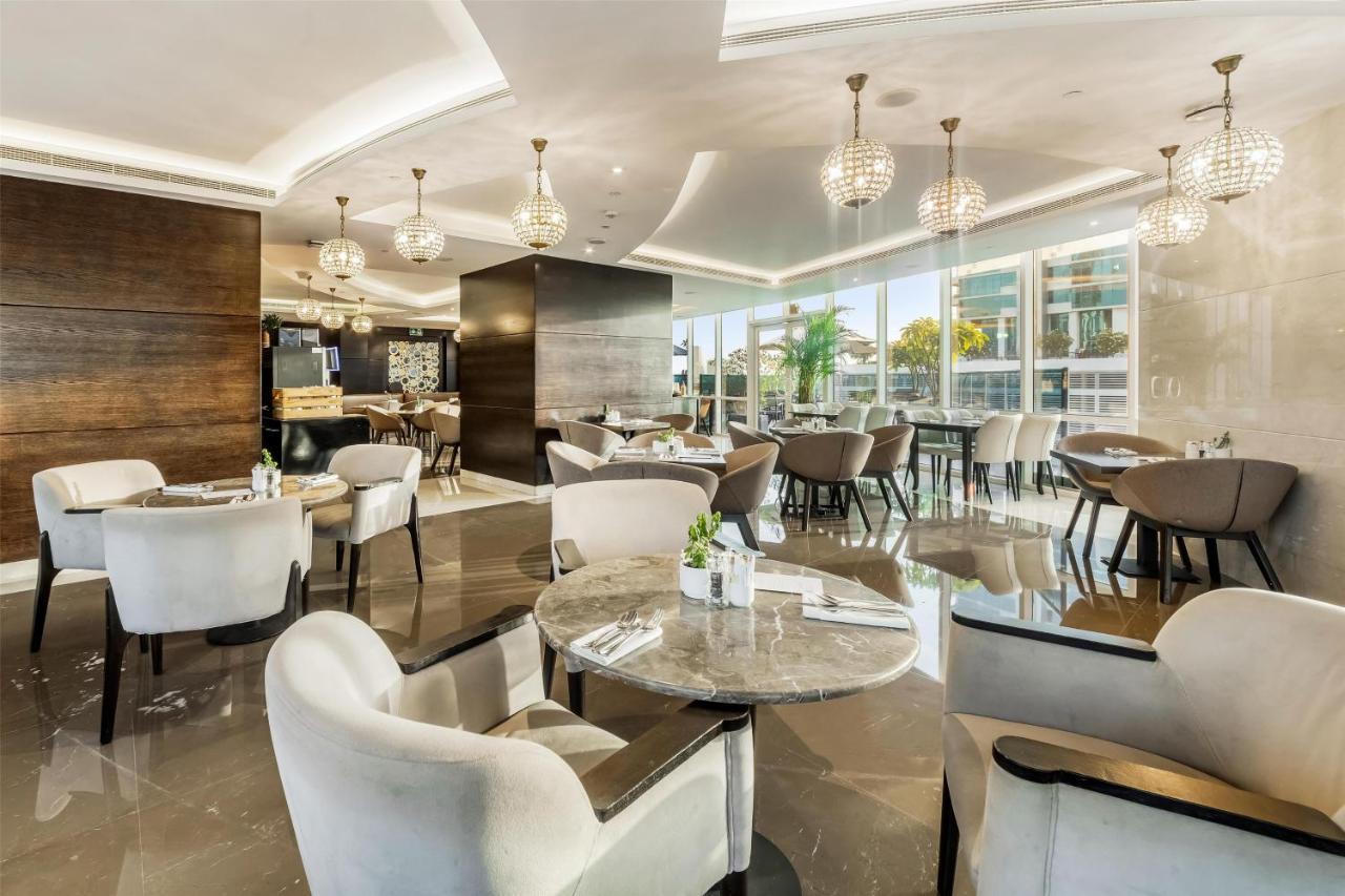 Radisson Blu Hotel, Dubai Canal View - 5