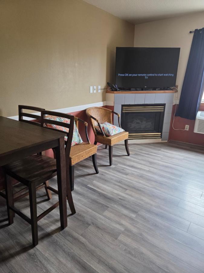 Hillcrest Inn — photo 8