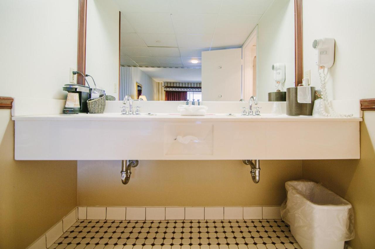 Bayshore Inn — photo 12