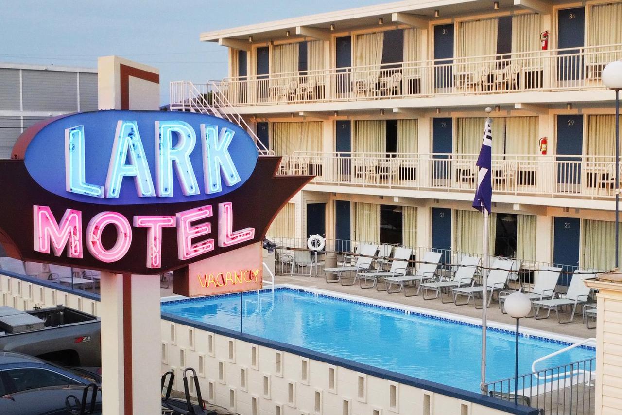 Lark Motel — photo 20