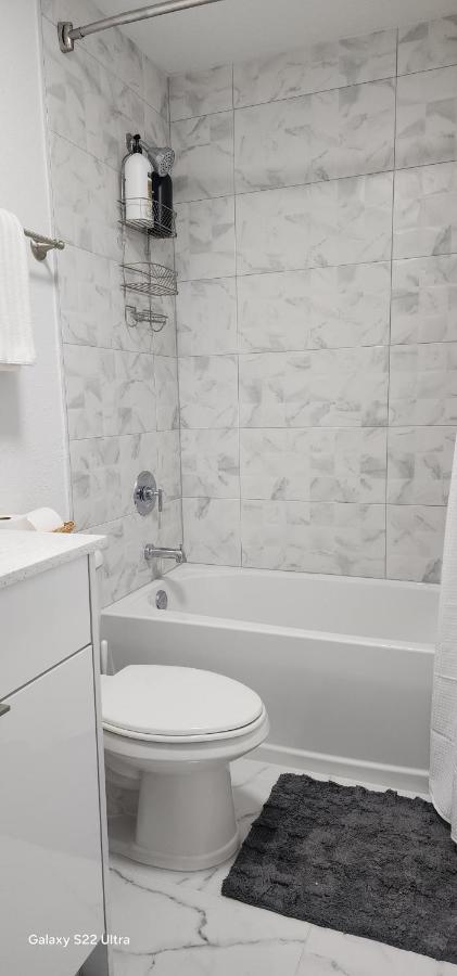 Welcome to Miami! JACUZZI SLEEPS 11 - 3