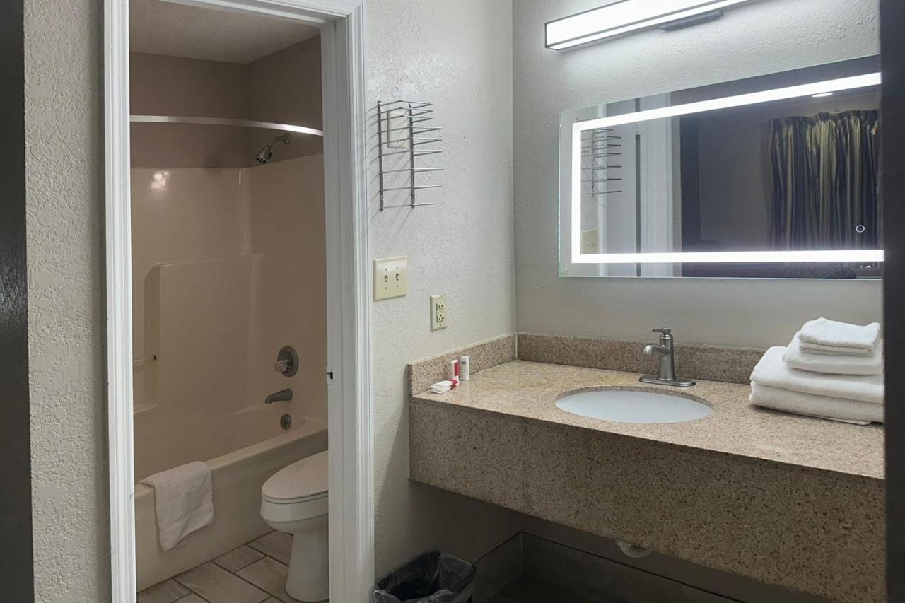 Regal Inn — photo 9