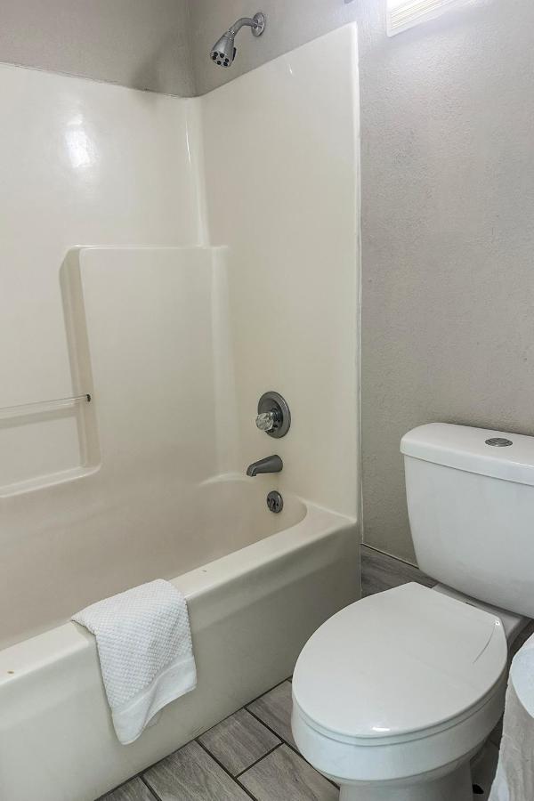 Regal Inn — photo 10