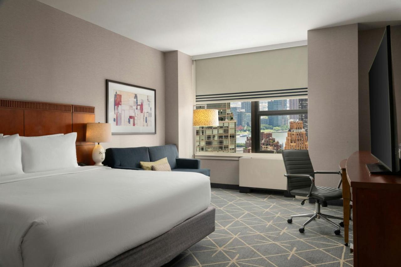 Courtyard New York Manhattan/Midtown East - 4