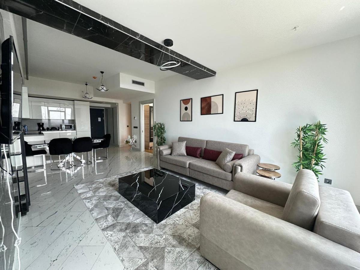 Luxury apt in the 40 plus floor - 5