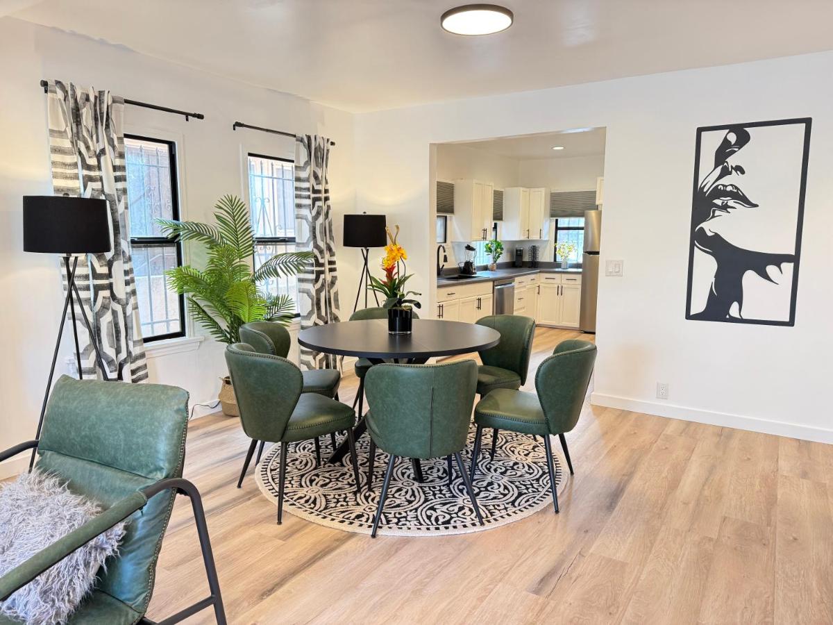 Modern Duplex with 6 beds and Sofa bed in Miracle Mile Longwood - 5