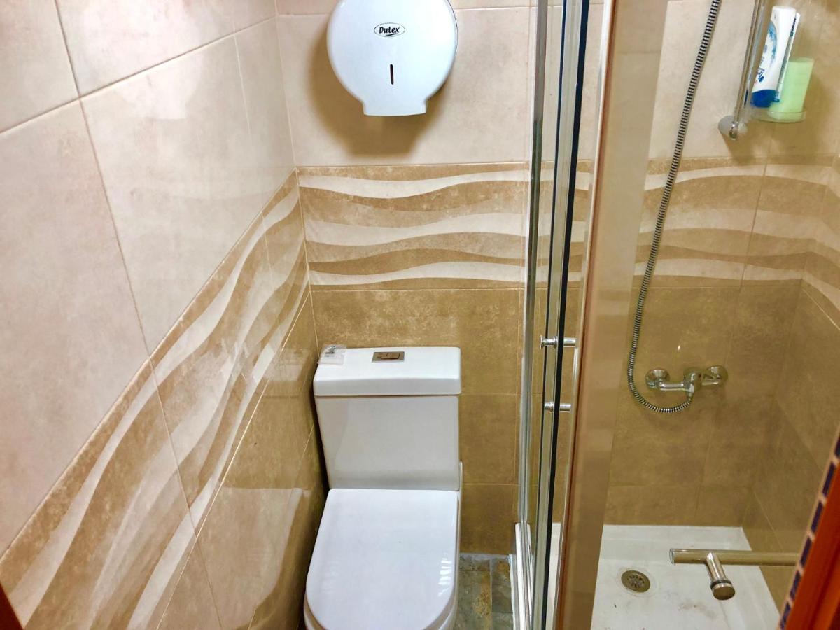 Charming Lisboa Room to Rent with Shared Facilities - 3