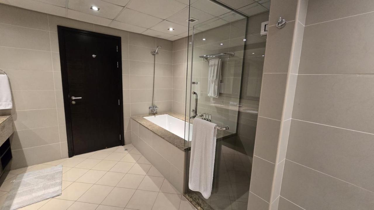 Stunning 1BR at Anantara Sea Views Palm Jumeirah - 3