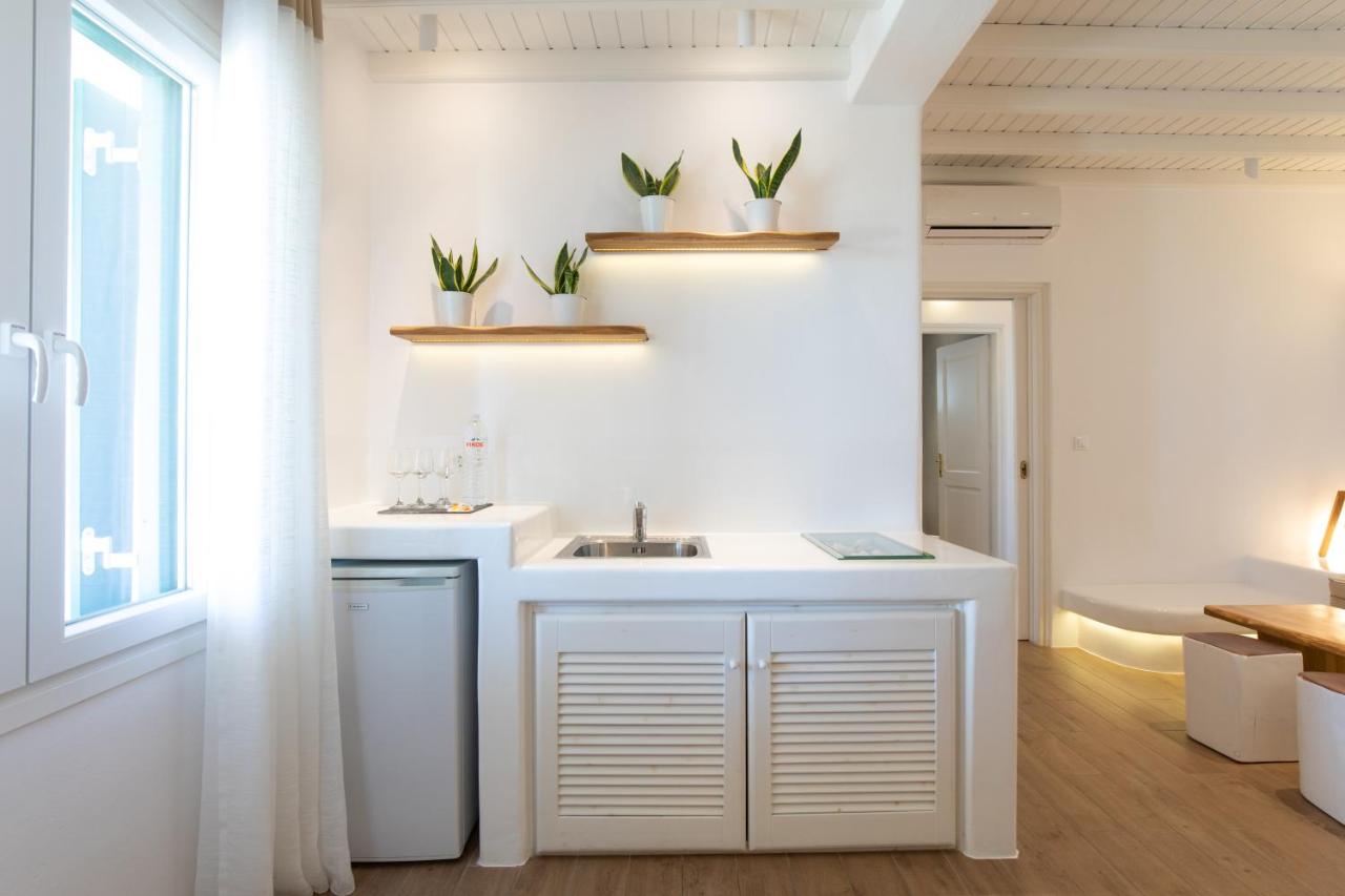 Seethrough Mykonos Suites - 3