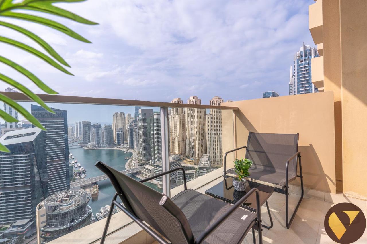 Vogue Vacation Homes, Marina JW Marriott with Direct Access to Marina Mall, Studio Apartment with Balcony and Marina Skyline View, Access to all Amenities